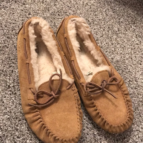 Ugh moccasins - Picture 4 of 4